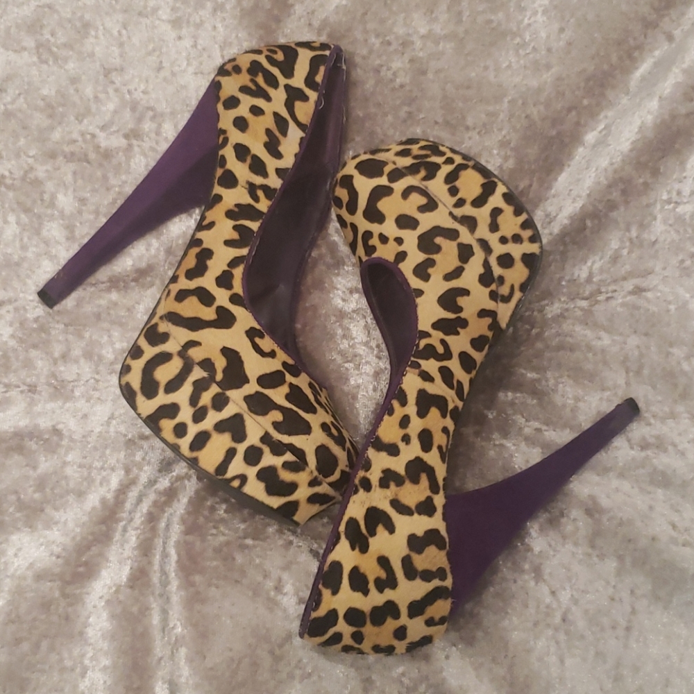 Shoes - Picture 3 of 4